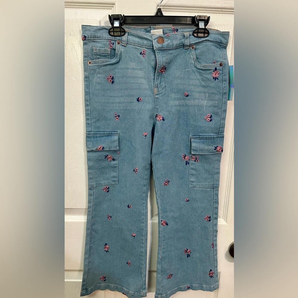 Derek Heart Girls Blue Jeans with Pink Floral Design, NWT